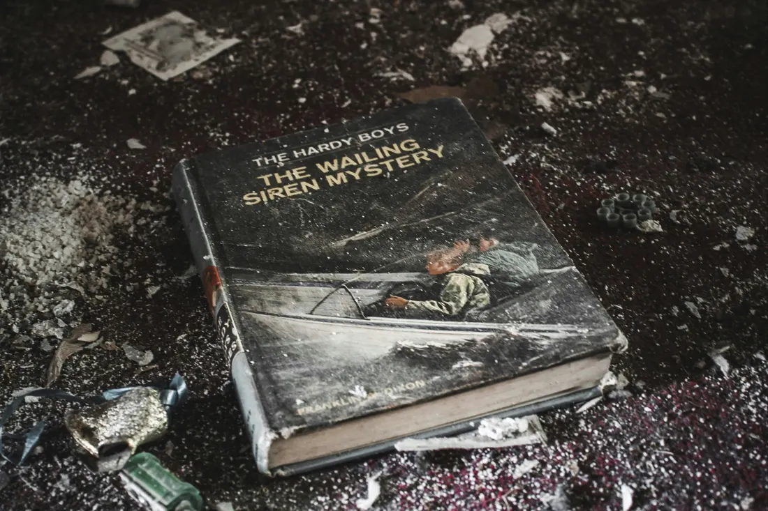 SplureBox Thriller and Mystery Books Club subscription box 3